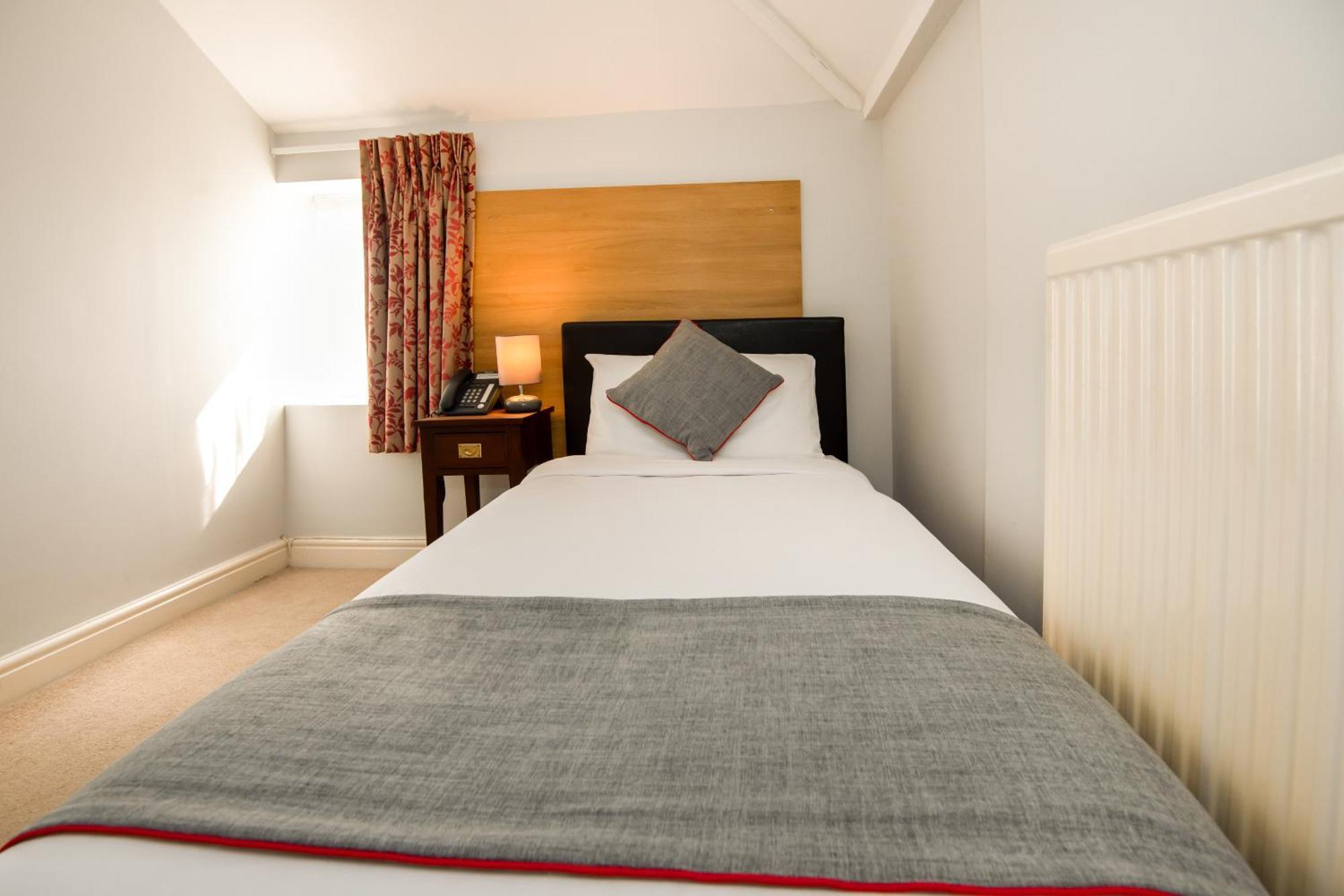 Oyo The Regency, Clifton Hotel 3*