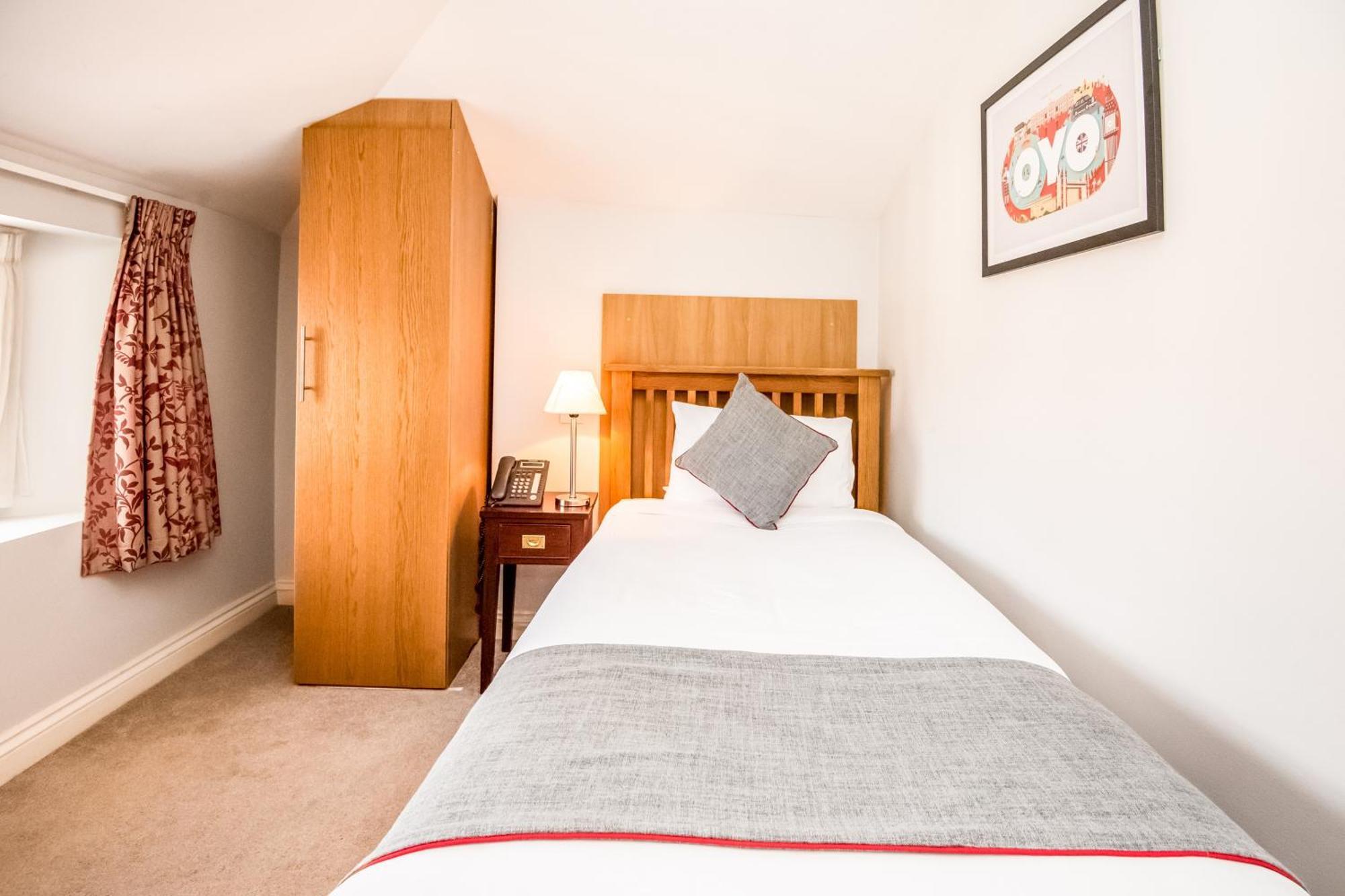 Hotel Oyo The Regency, Clifton